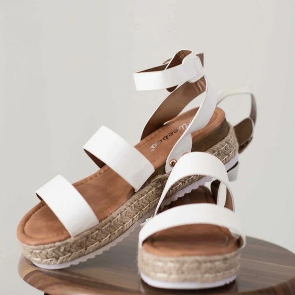 On the Doorstep Espadrille Platform Sandals in White - Picture 3 of 9